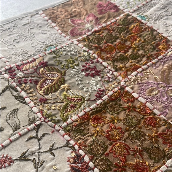 Handmade HD Buttercup Patchwork Throw Pillow Case - 16x16 - Picture 4 of 5